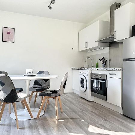 Charmant Appartement Avec Terrasse Parking Ispagnac Exterior photo