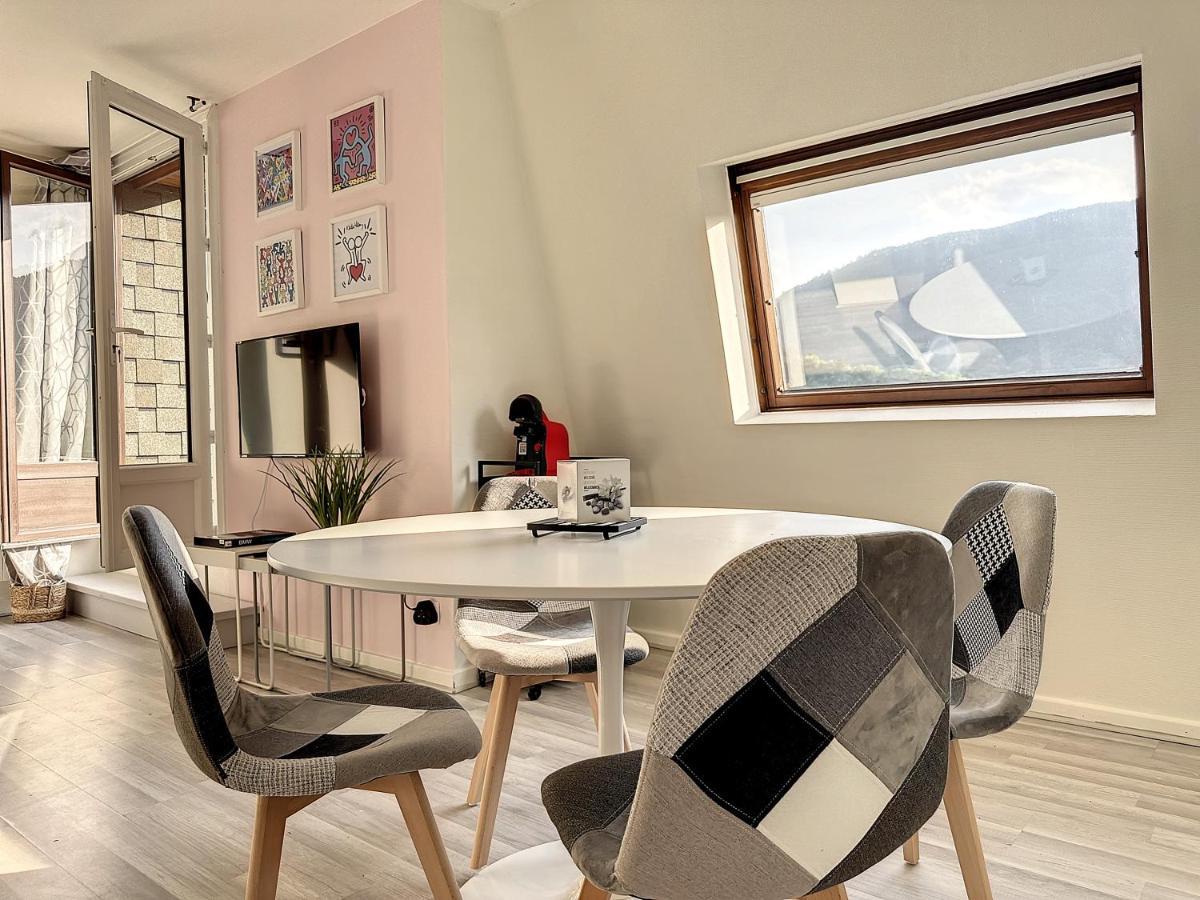 Charmant Appartement Avec Terrasse Parking Ispagnac Exterior photo